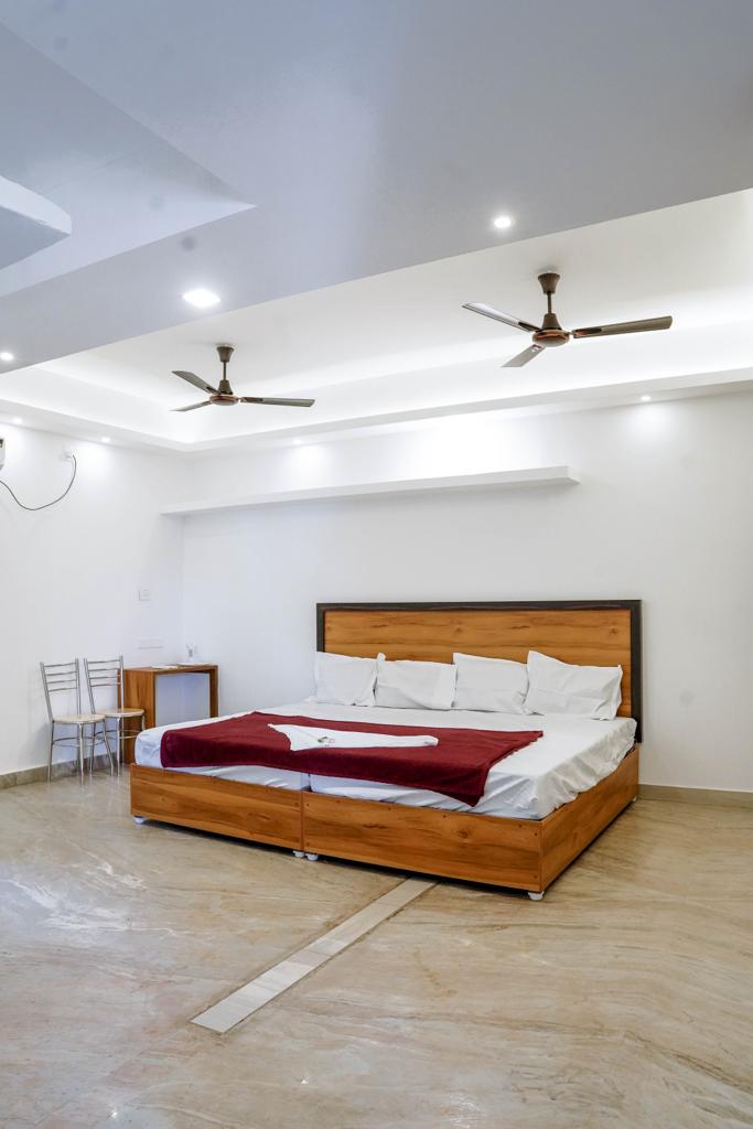 nearest room thrissur